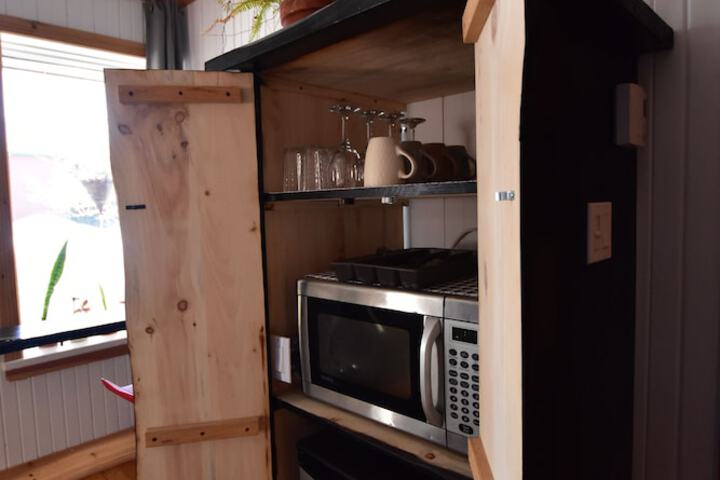 Mini-refrigerator