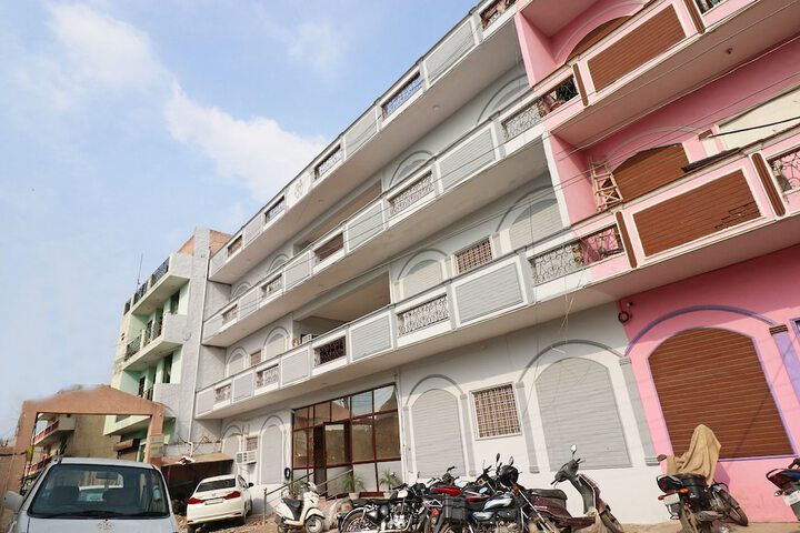 Hotel 6 of 13