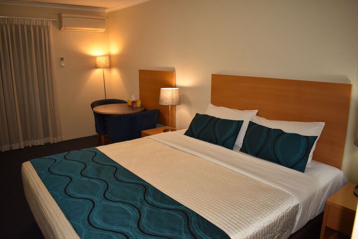 Room 8 of 60