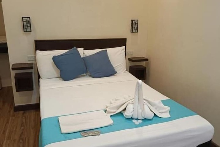 Room 4 of 37
