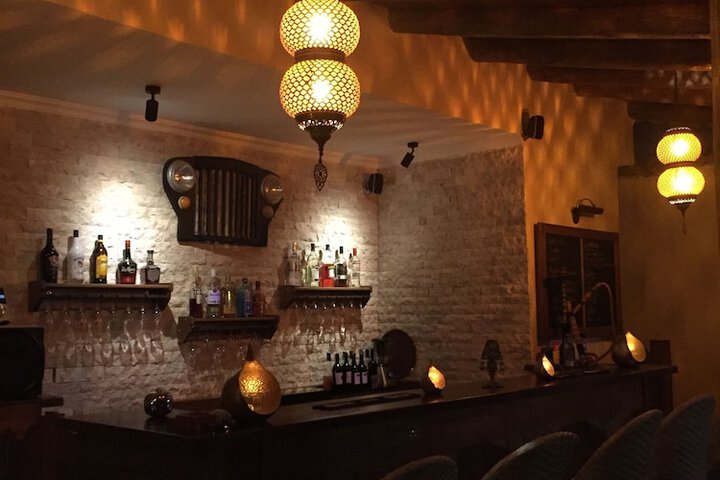 Lounge 18 of 31