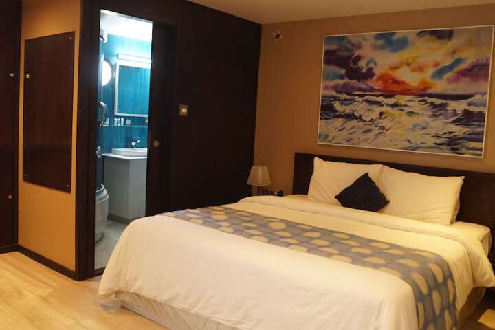 Room 16 of 72