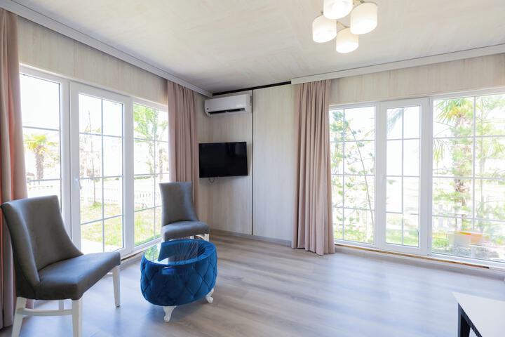 Room 2 of 81