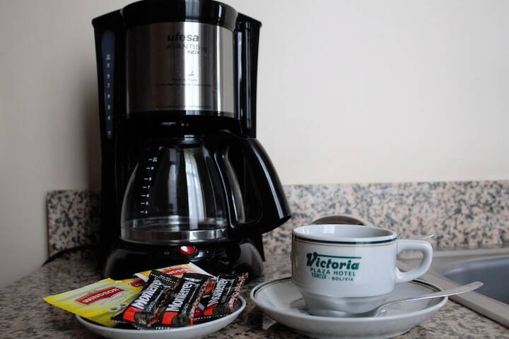 Breakfast/Coffee Service 23 of 40