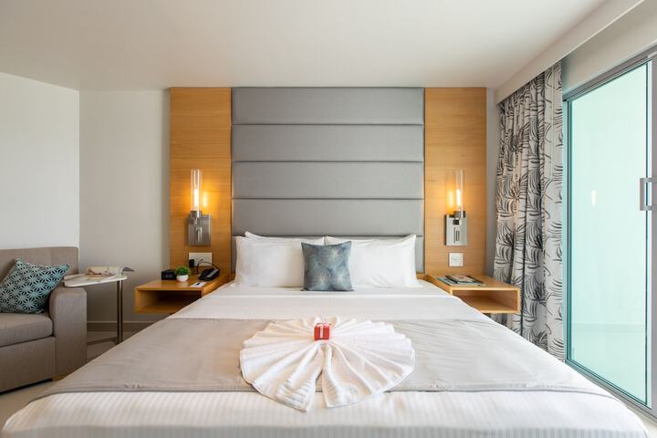 Room 53 of 100