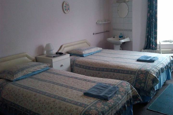 Room 5 of 13