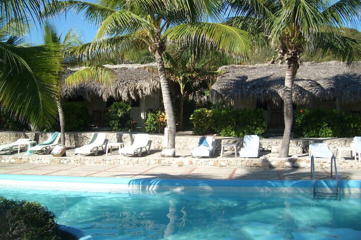 Exterior of Hotel Playazul
