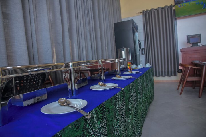 Breakfast/Coffee Service 86 of 98