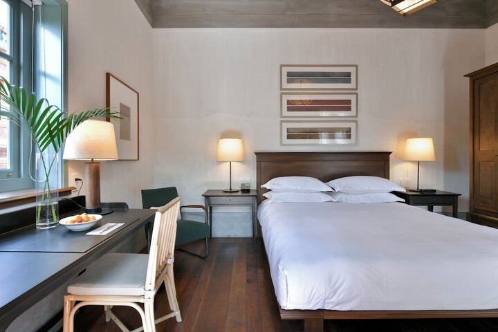 Room 10 of 61