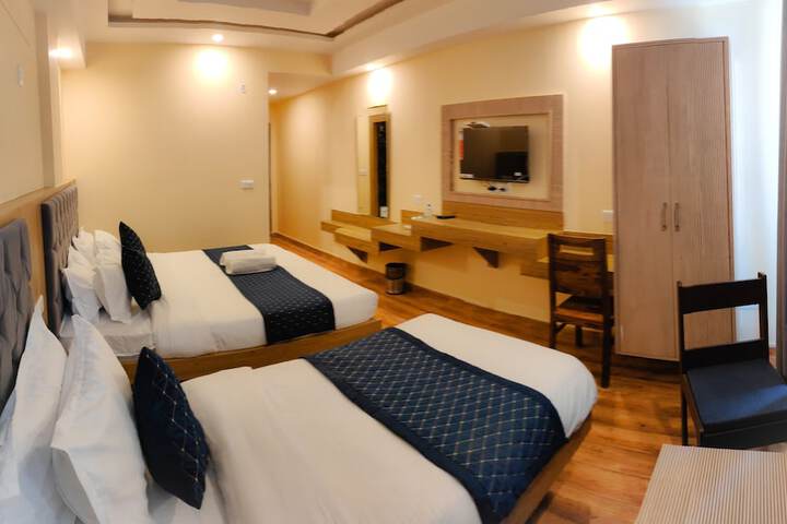 Room 4 of 13