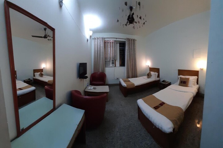 Room 18 of 42