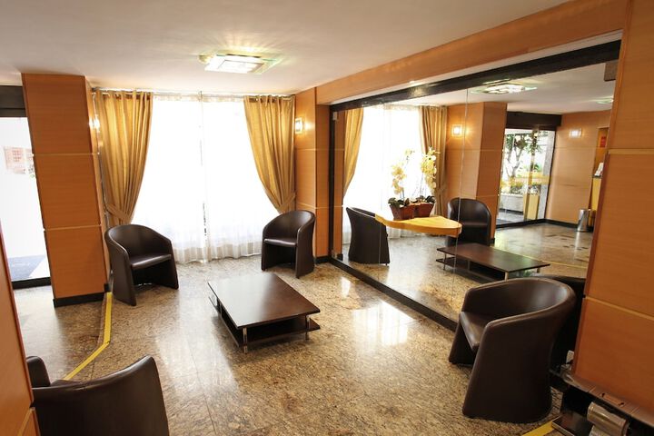 Hotel Lobby