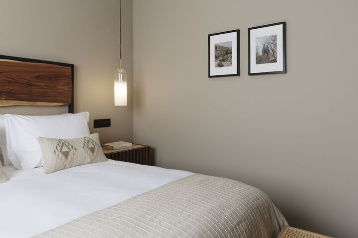 Room 2 of 56