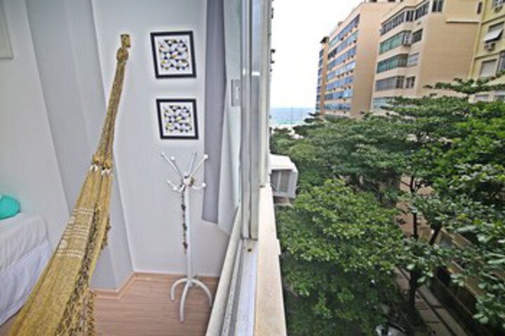 Room 10 of 10