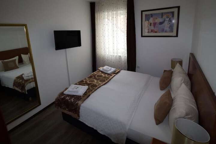 Room 3 of 61