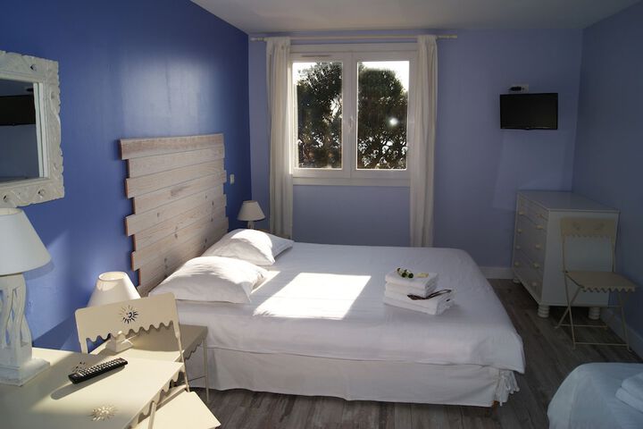 Room 13 of 103