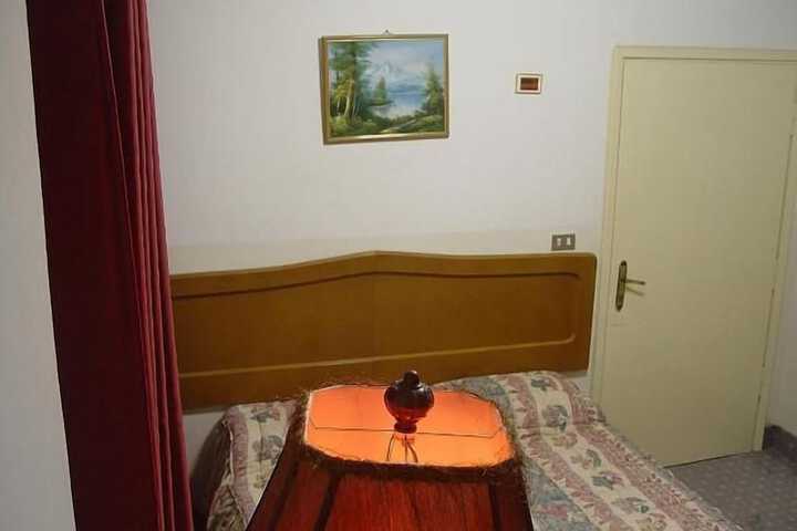 Room 14 of 31