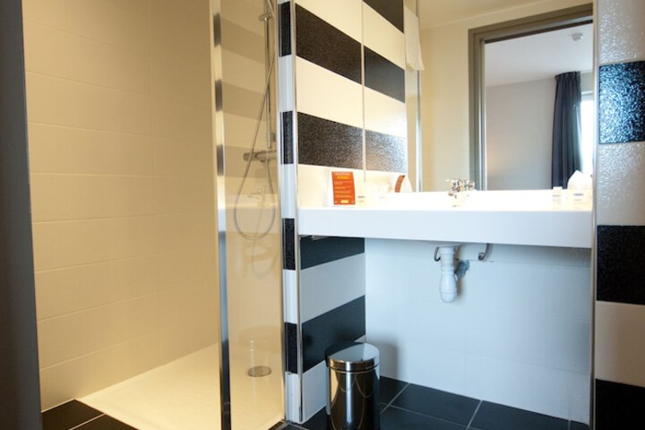 Room 55 of 84