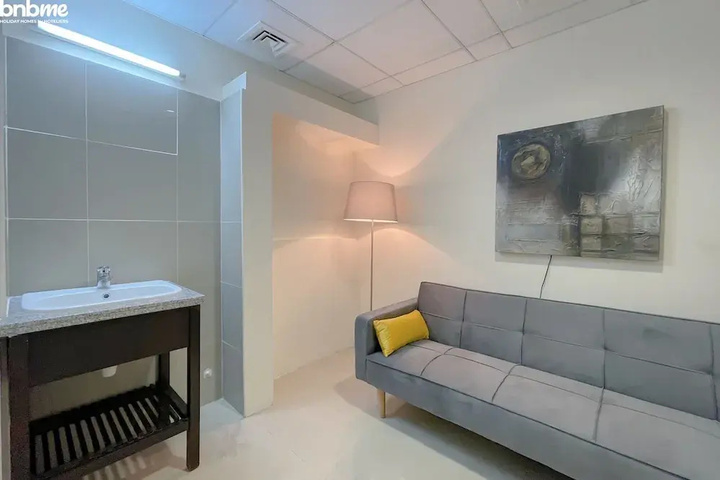 Room 3 of 17