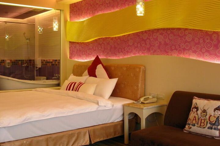 Room 43 of 61