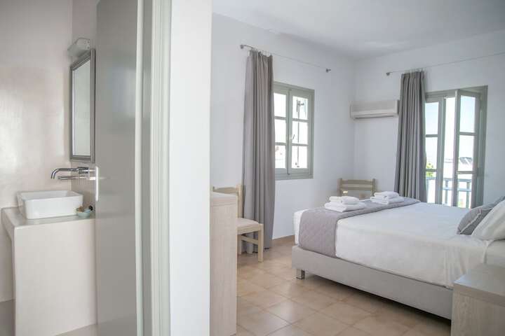 Room 10 of 94