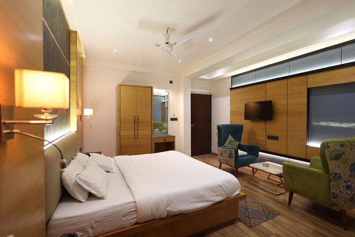 Room 28 of 54