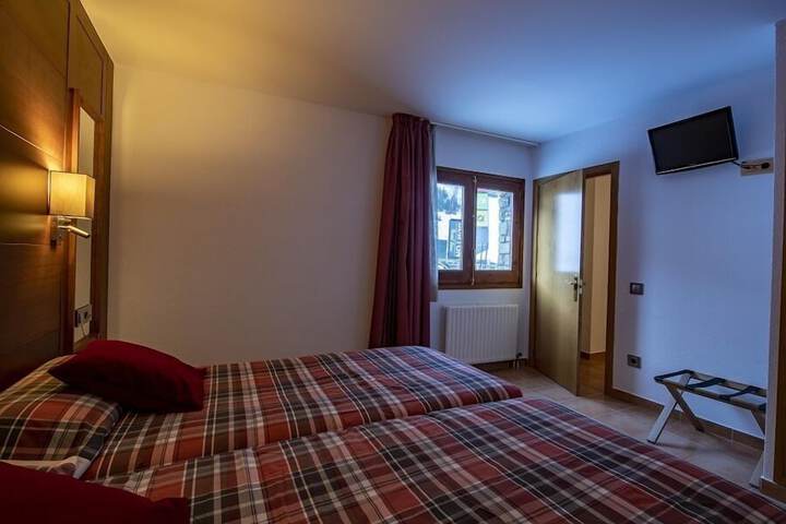 Room 4 of 55