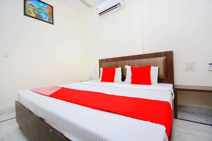 Room 14 of 33