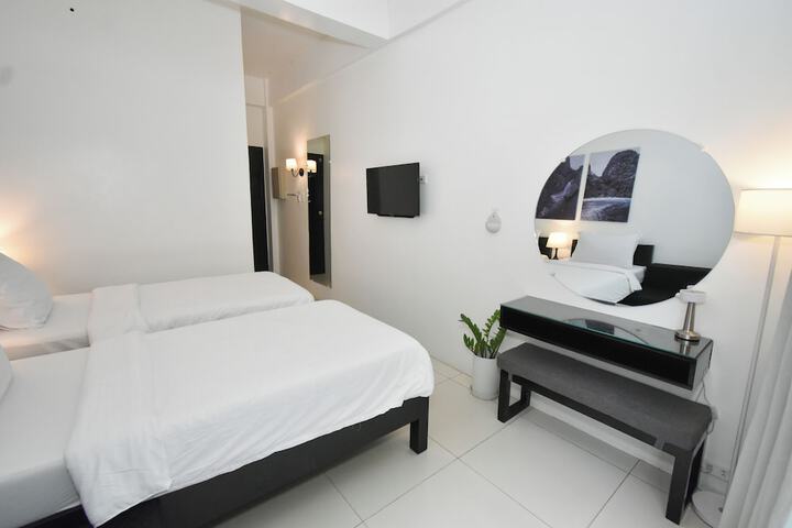Room 7 of 37