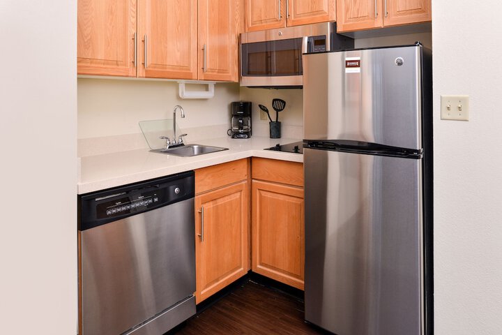 1 Queen 1 Bedroom Suite Comm Mobility Accessible (19 of 39)