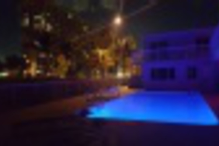 Pool 195 of 695