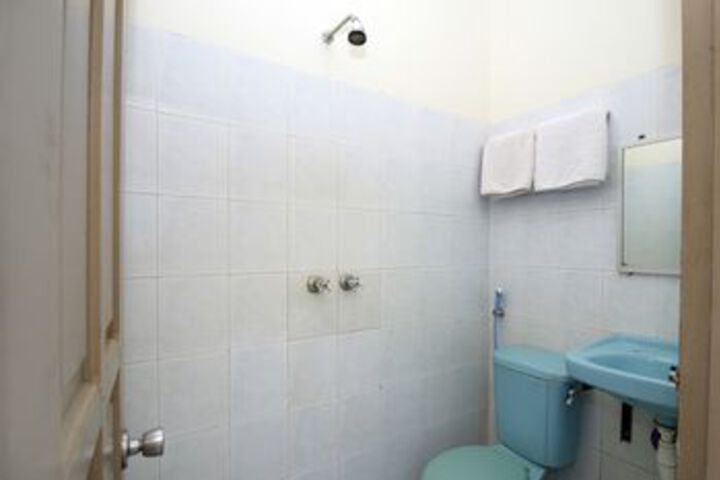 Room 2 of 27