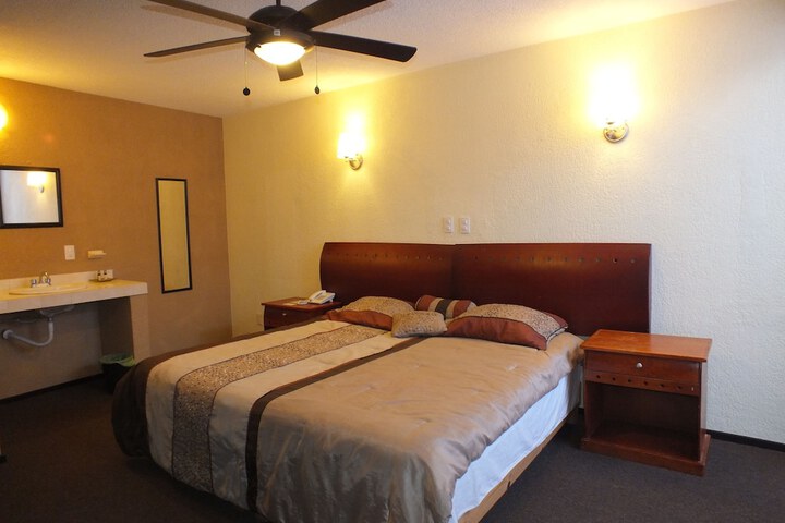 Room 6 of 52