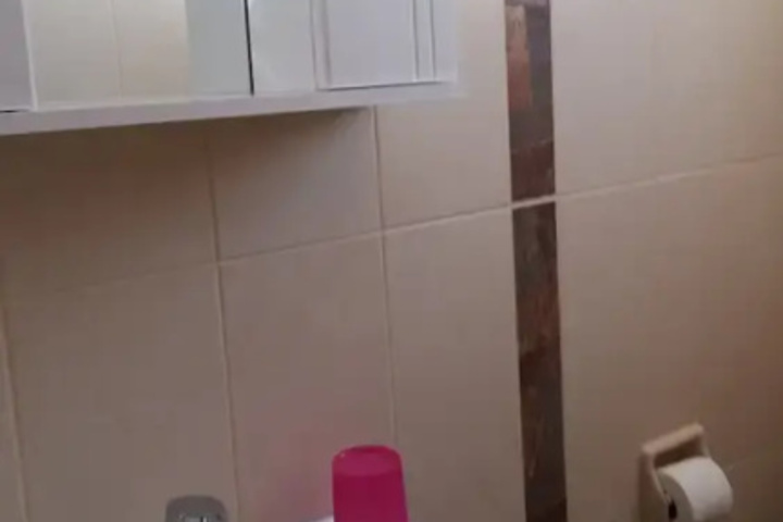 Room 10 of 18