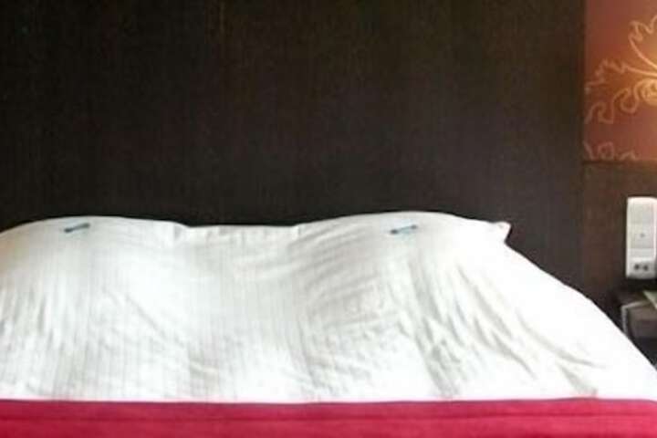 Room 4 of 34