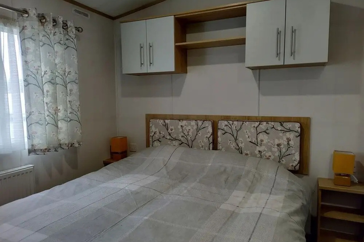 Room 4 of 13