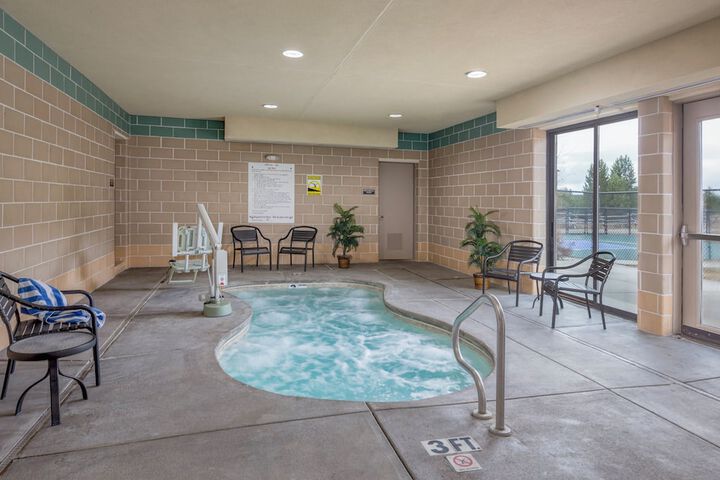 Hotel with Pool