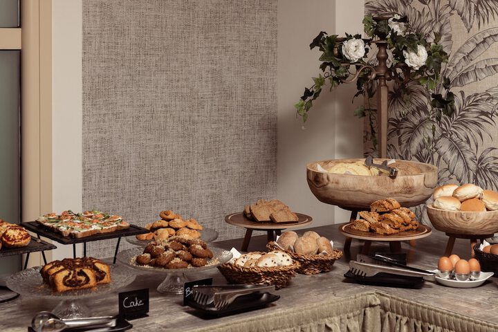 Breakfast/Coffee Service 80 of 113