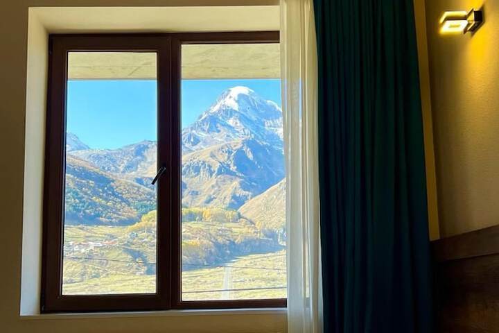 Hotel Axien Kazbegi in Kazbegi