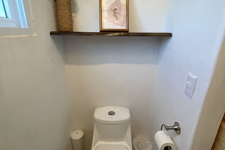 Room 9 of 18