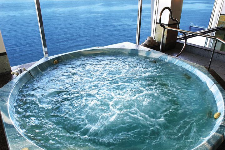Hot Tub 28 of 60
