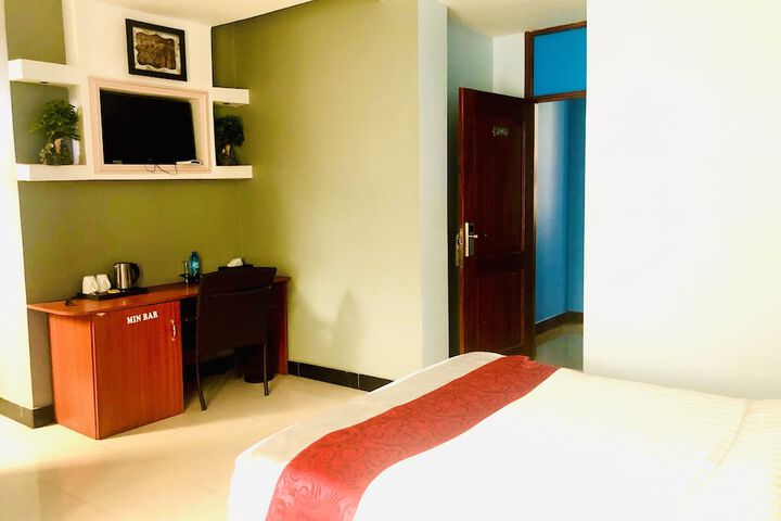 Room 26 of 143