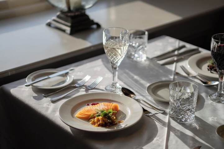 Dining 52 of 103