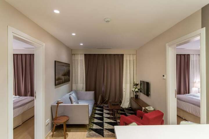 Room 12 of 46