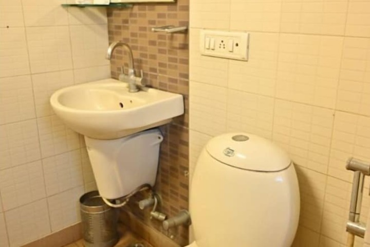 Room 56 of 73