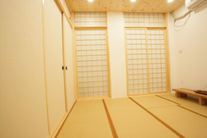 Room 17 of 37