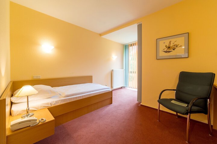 Room 4 of 24