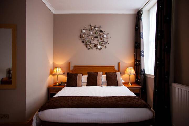 Room 18 of 34