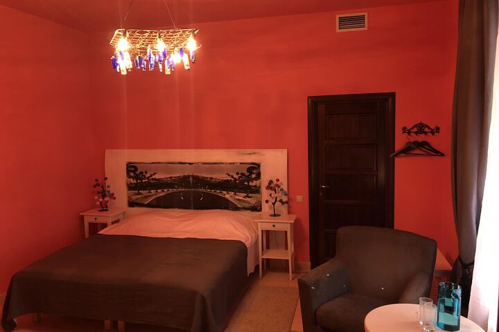 Room 26 of 47