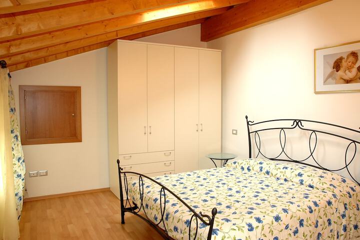 Room 10 of 95
